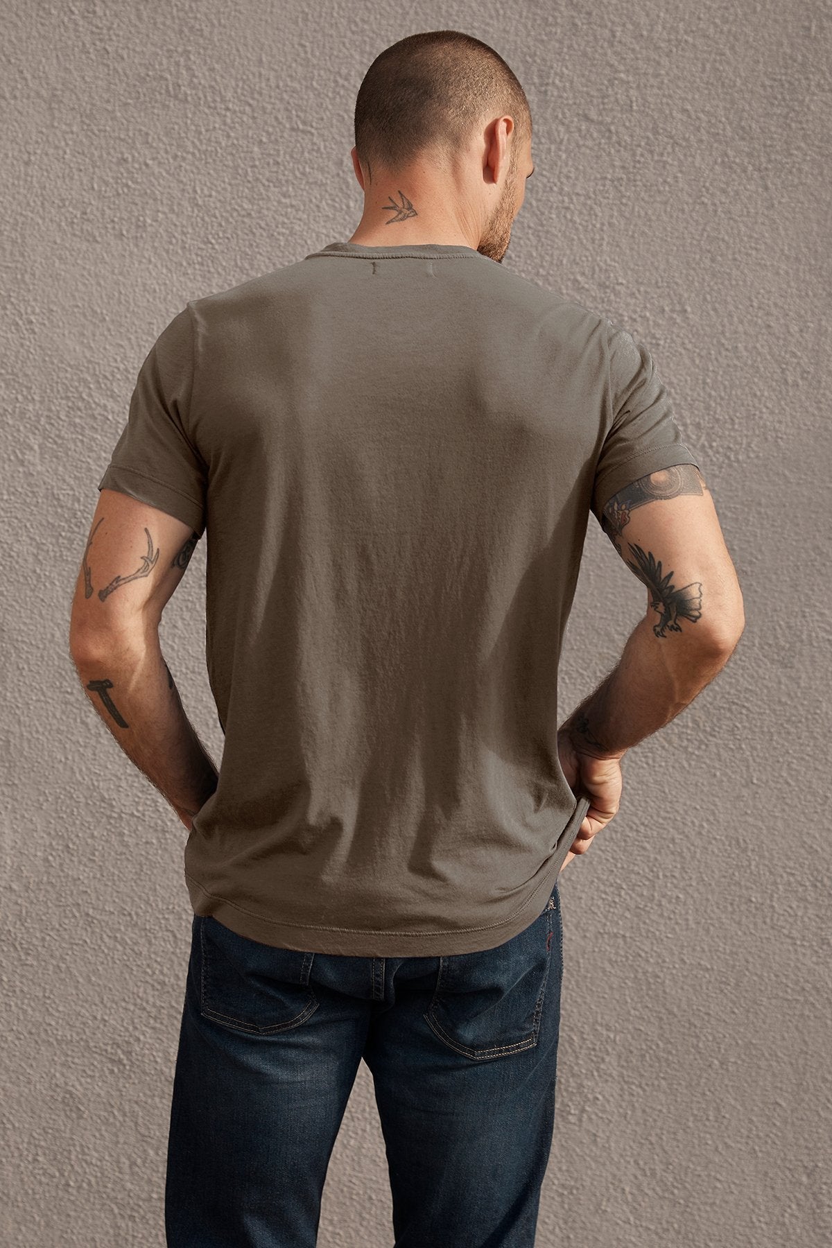 SAMSEN WHISPER CLASSIC V-NECK TEE