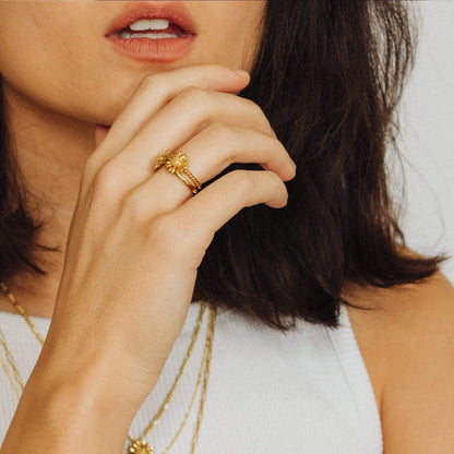 English Daisy Rope Ring 18ct Gold Plate
