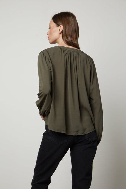 POSIE SPLIT NECK BLOUSE