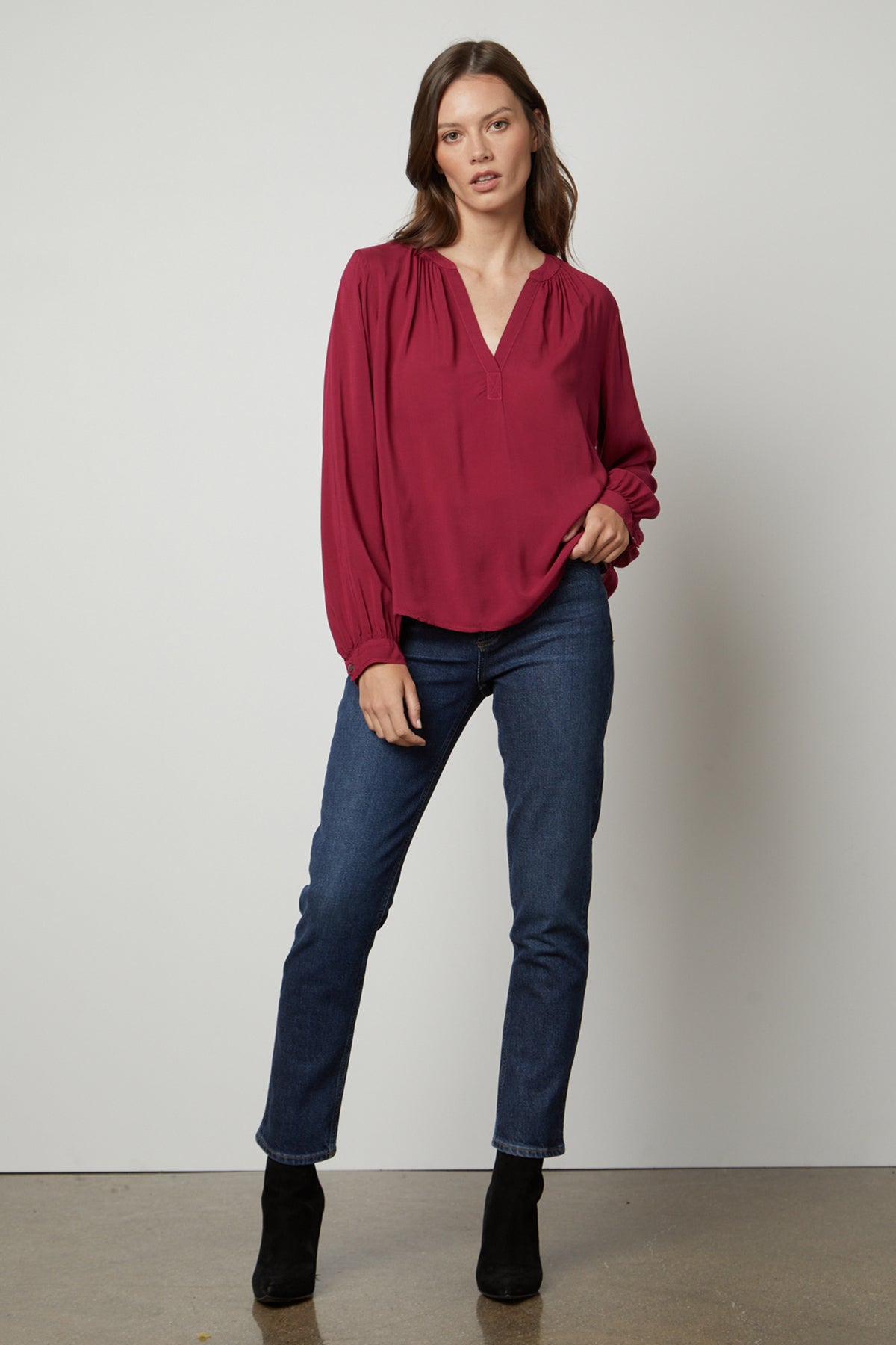 POSIE SPLIT NECK BLOUSE