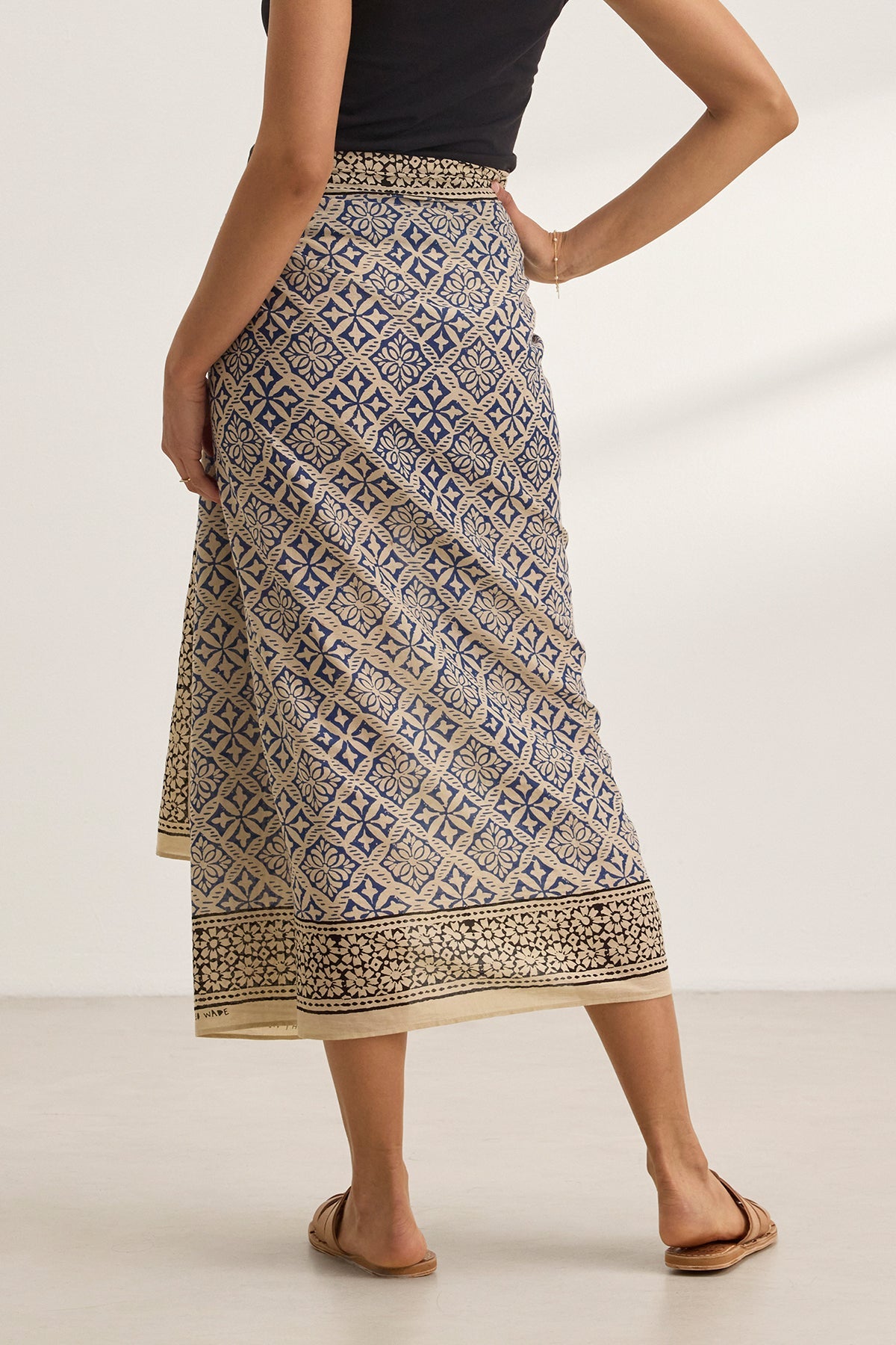 JENNA SARONG
