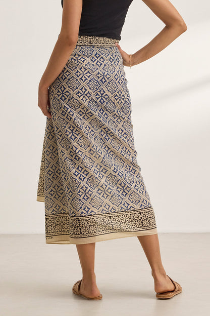 JENNA SARONG