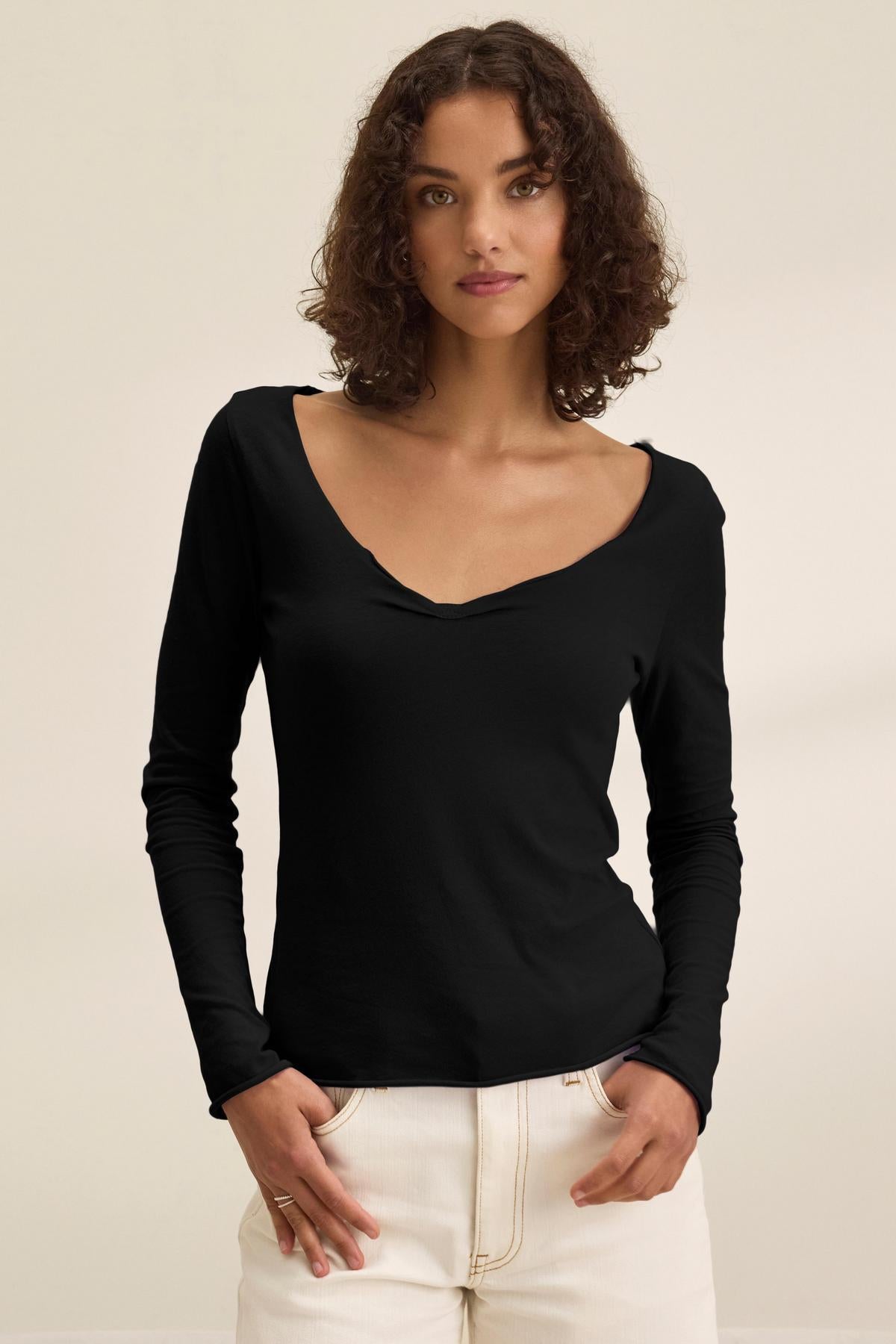 NOURA TEE