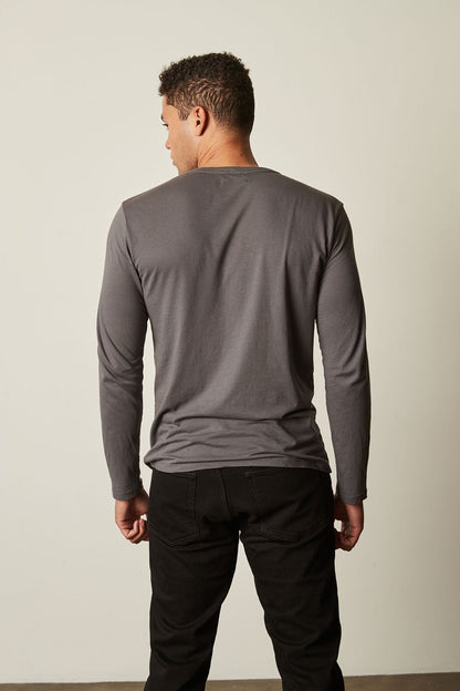 ALVARO HENLEY