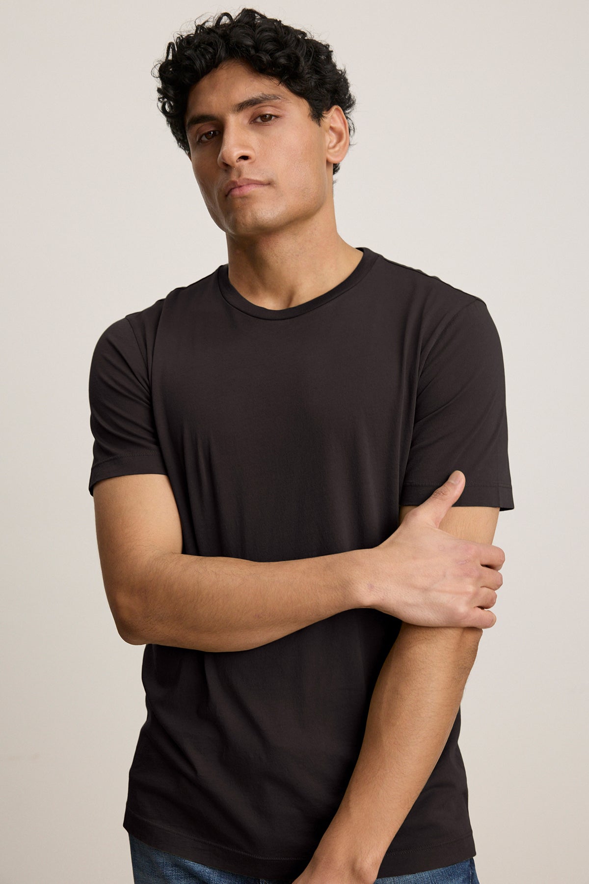 HOWARD TEE